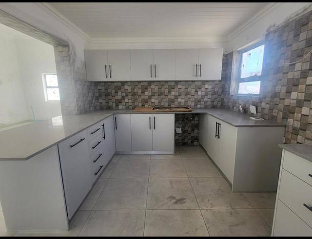 3 BEDROOM HOUSE FOR SALE IN LAAIPLEK